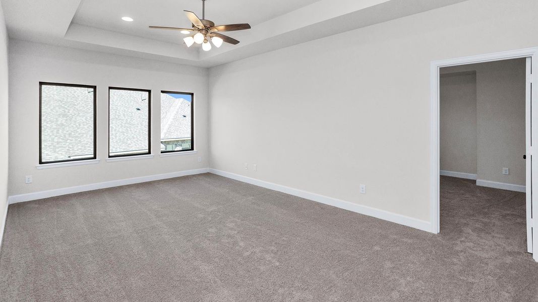 Spacious, unfurnished interior of a new home in Escondido 80', Magnolia (Image 17).