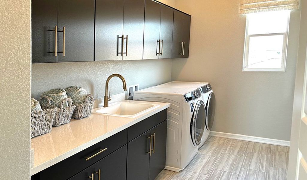 LaurelII-Lot13-PortobelloatCanyonCrest Laundry Room