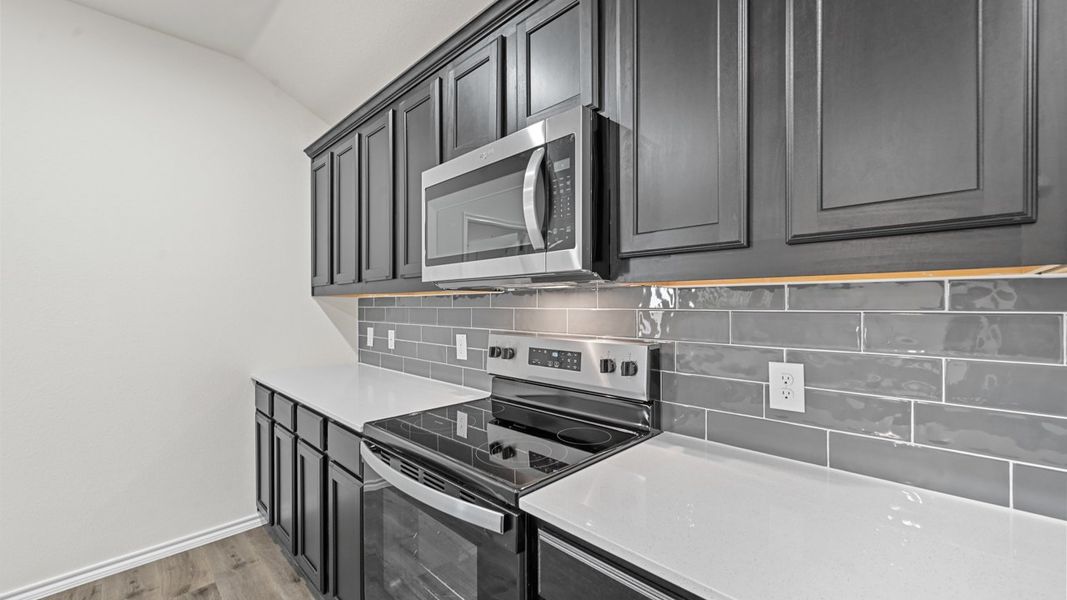 Furnished interior view inside a new home in Saddlebrook, Waxahachie (Image 8).