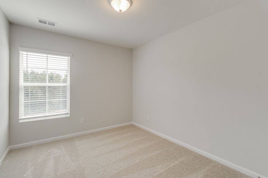 Spacious, unfurnished interior of a new home in Astoria, Columbia (Image 25).