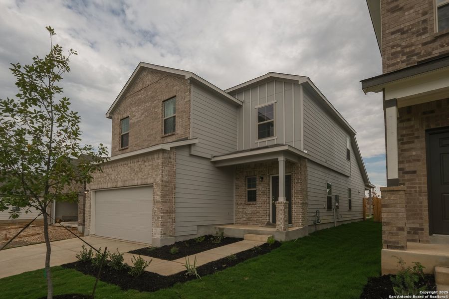 Exterior details and patio area of a home in Winding Brook, San Antonio (Image 20). Exterior details and patio area of a home in Winding Brook, San Antonio (Image 20).