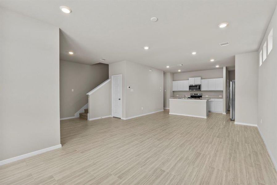 Spacious, unfurnished interior of a new home in Orchard Village, Fort Worth (Image 20). Spacious, unfurnished interior of a new home in Orchard Village, Fort Worth (Image 20).