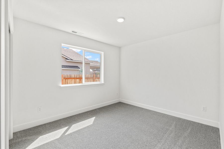 Spacious, unfurnished interior of a new home in Willowbrook, Madras (Image 24). Spacious, unfurnished interior of a new home in Willowbrook, Madras (Image 24).