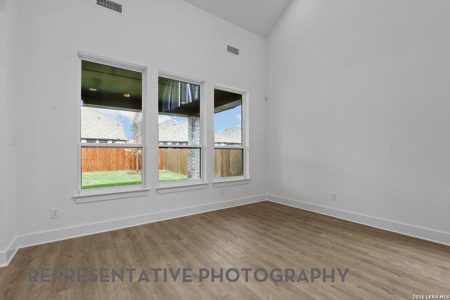Spacious, unfurnished interior of a new home in Hallie's Cove, Schertz (Image 25).