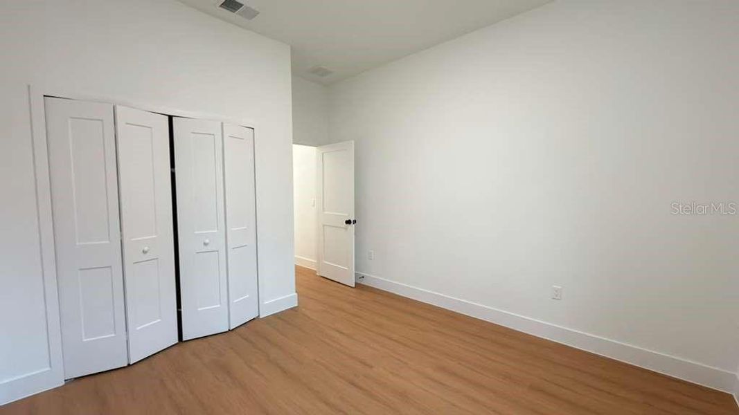 Spacious, unfurnished interior of a new home in , Citrus Springs (Image 49).