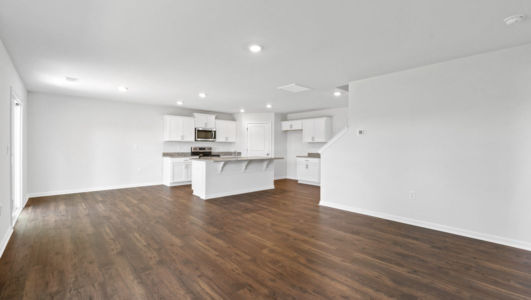 Spacious, unfurnished interior of a new home in Lakestone, Woodruff (Image 19).