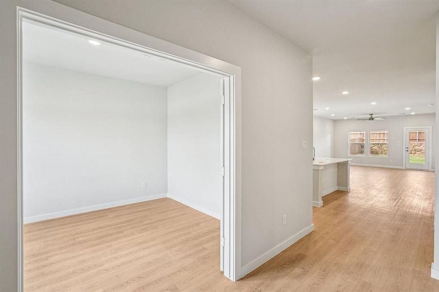 Spacious, unfurnished interior of a new home in Lone Oak, Alvarado (Image 19). Spacious, unfurnished interior of a new home in Lone Oak, Alvarado (Image 19).