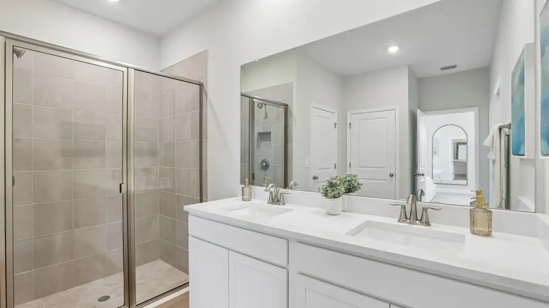 Furnished interior view inside a new home in Balm Grove, Wimauma (Image 40).