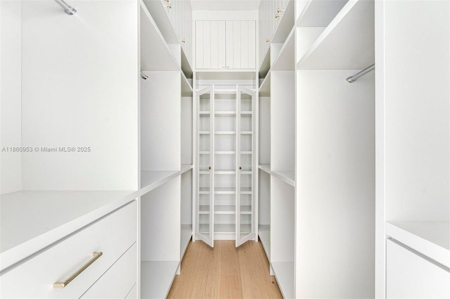 Furnished interior view inside a new home in , Key Biscayne (Image 40). Furnished interior view inside a new home in , Key Biscayne (Image 40).