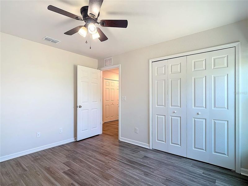 Spacious, unfurnished interior of a new home in , Cape Coral (Image 9).