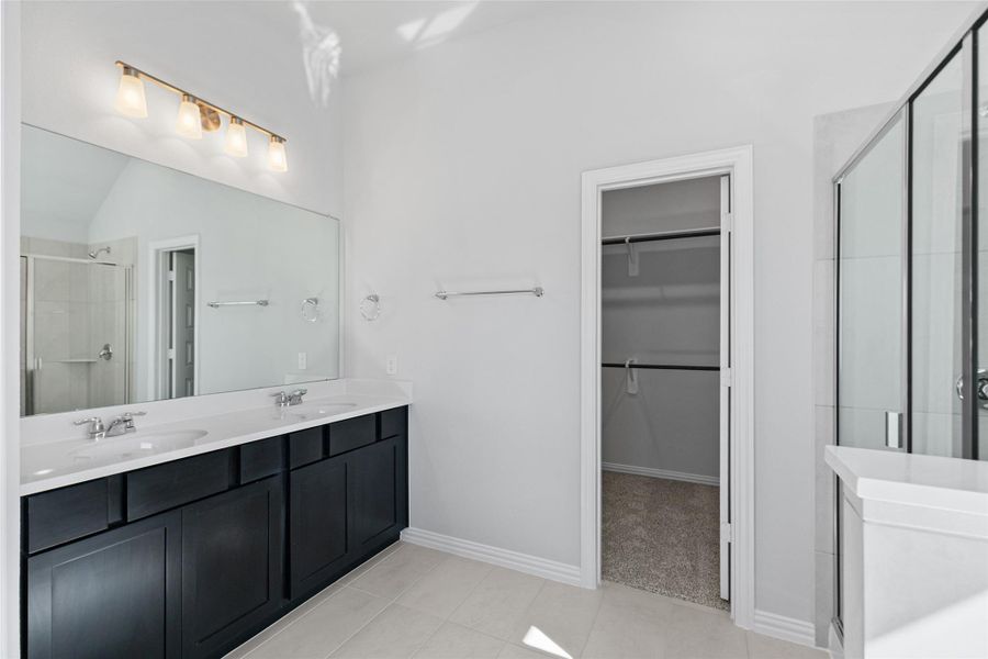 Furnished interior view inside a new home in River Ranch, Dayton (Image 11).