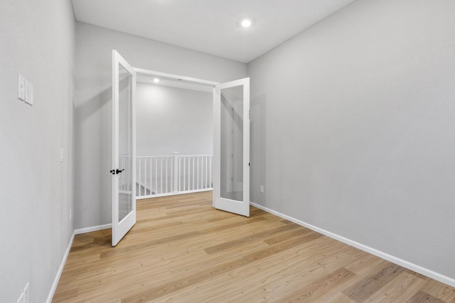 Spacious, unfurnished interior of a new home in The Manors Collection at Golden Overlook, Golden (Image 13).
