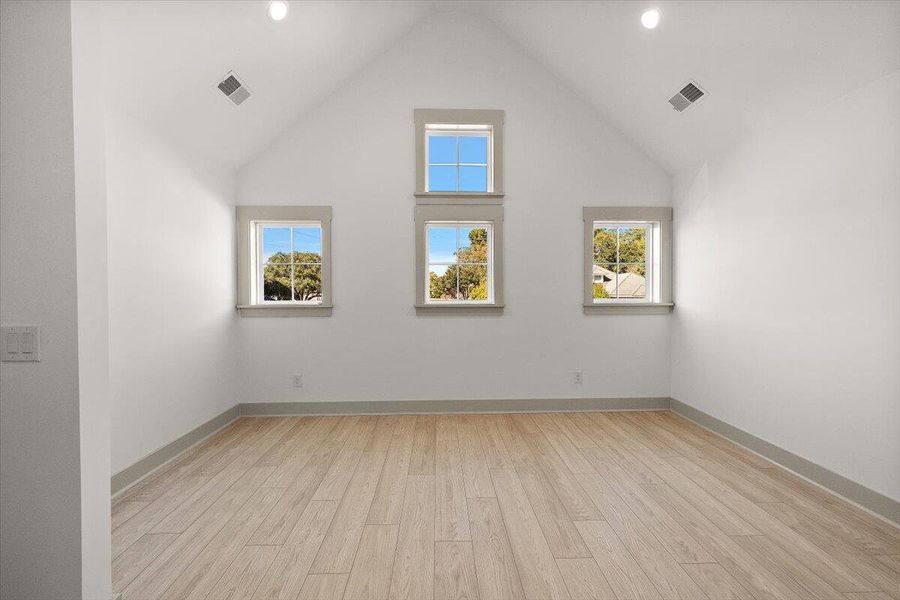 Spacious, unfurnished interior of a new home in , Hanahan (Image 26).