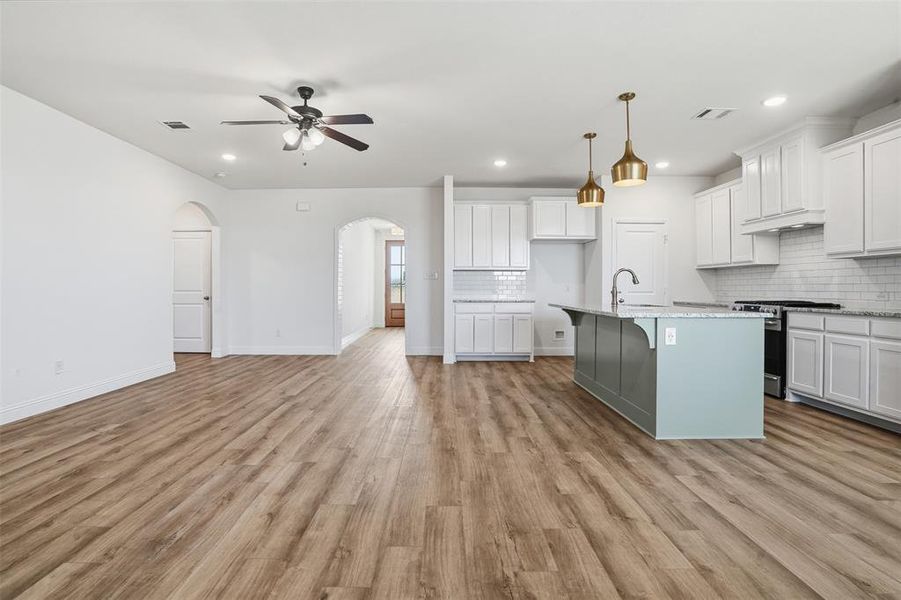 Spacious, unfurnished interior of a new home in Wildcat Ridge, Godley (Image 17). Spacious, unfurnished interior of a new home in Wildcat Ridge, Godley (Image 17).