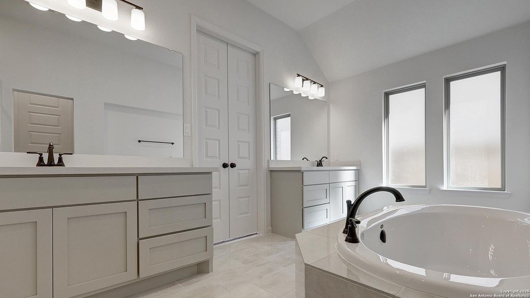 Furnished interior view inside a new home in Haby Hill 50', San Antonio (Image 9).