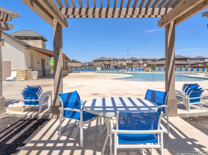 Community amenities in Cinco Lakes, San Antonio (Image 44). Community amenities in Cinco Lakes, San Antonio (Image 44).