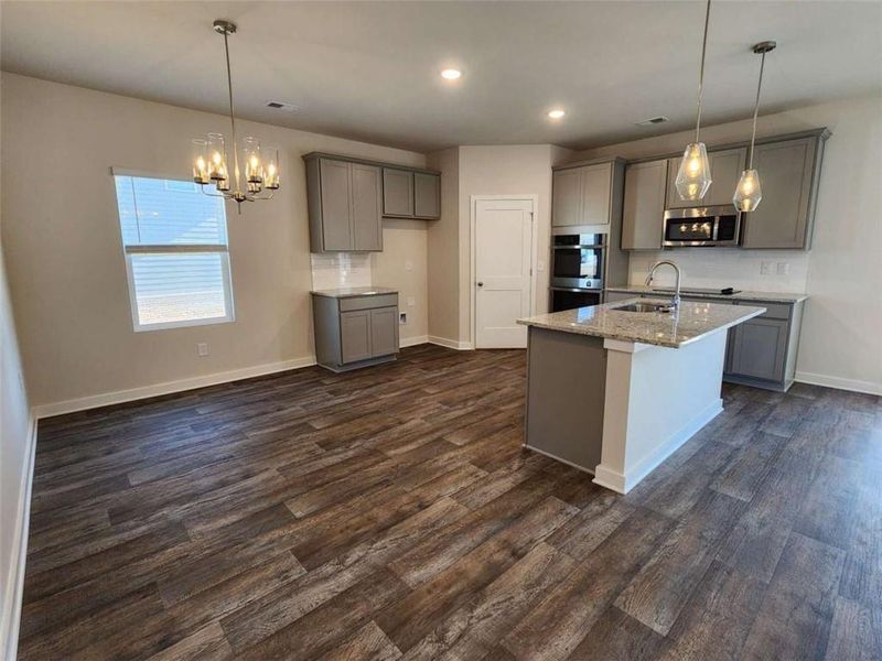 Spacious, unfurnished interior of a new home in Southern Hills, McDonough (Image 25).