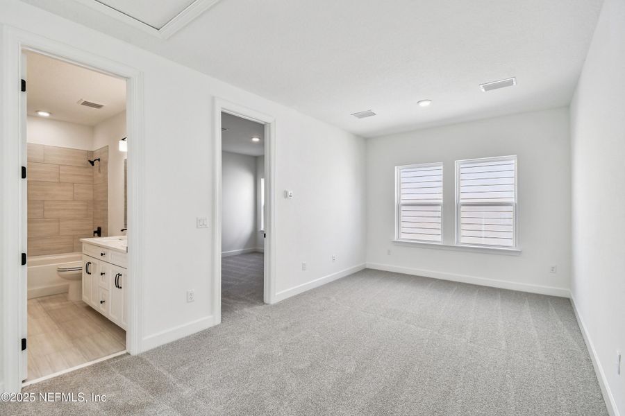 Spacious, unfurnished interior of a new home in Crosswinds 40’, Ponte Vedra (Image 19).