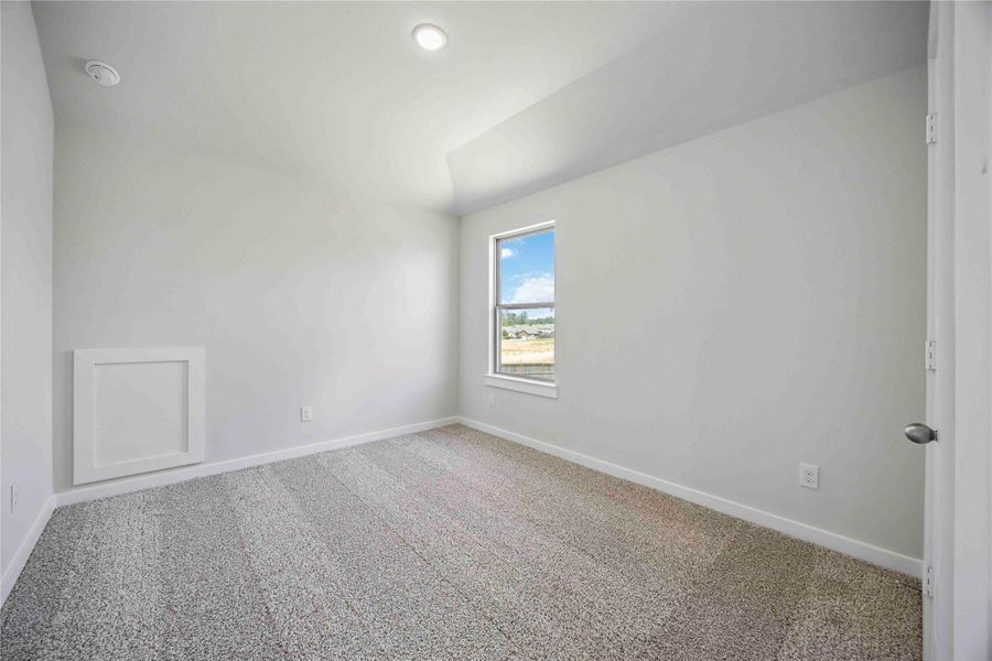 Image 7 of a home in Meadow Park.