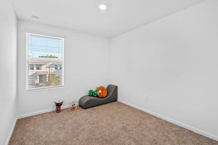 Spacious, unfurnished interior of a new home in , Fort Pierce (Image 23).