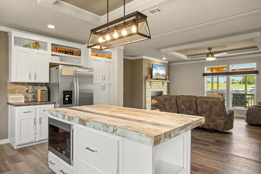 Furnished interior view inside a new home in , Hico (Image 5).