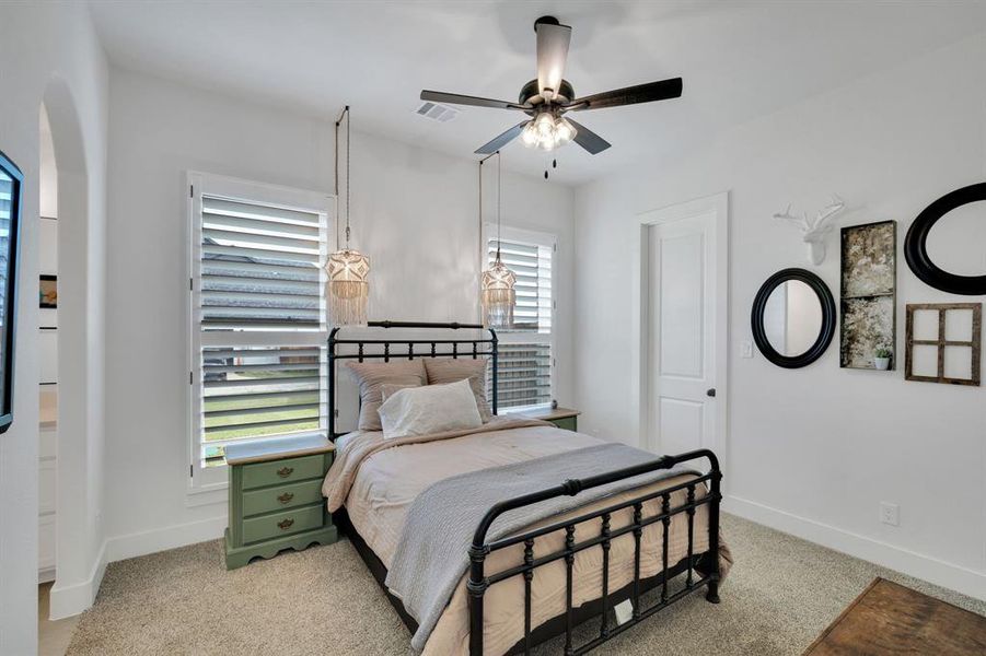 2nd bedroom with Jack and Jill access!