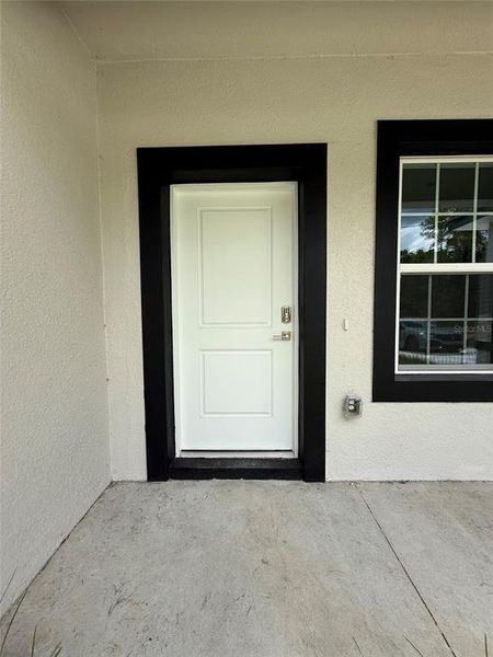 Spacious, unfurnished interior of a new home in , Citrus Springs (Image 7).