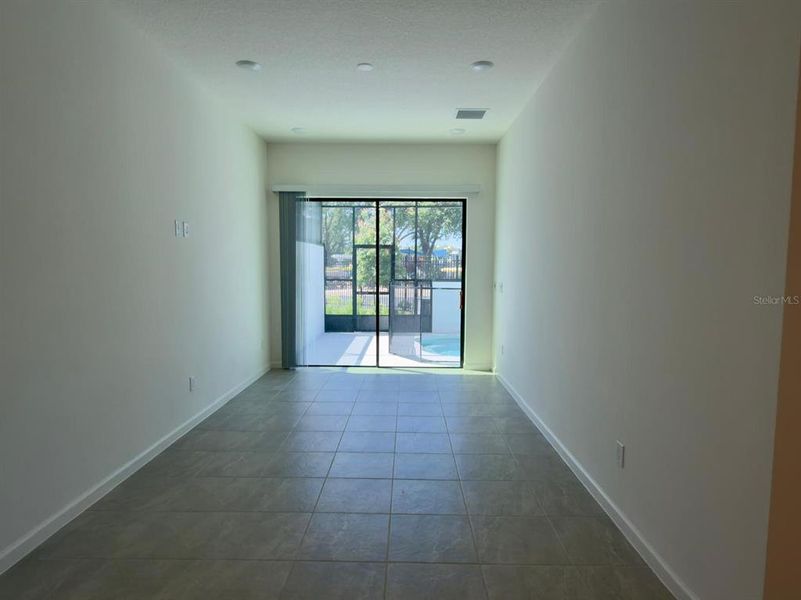 Spacious, unfurnished interior of a new home in , Orlando (Image 15).