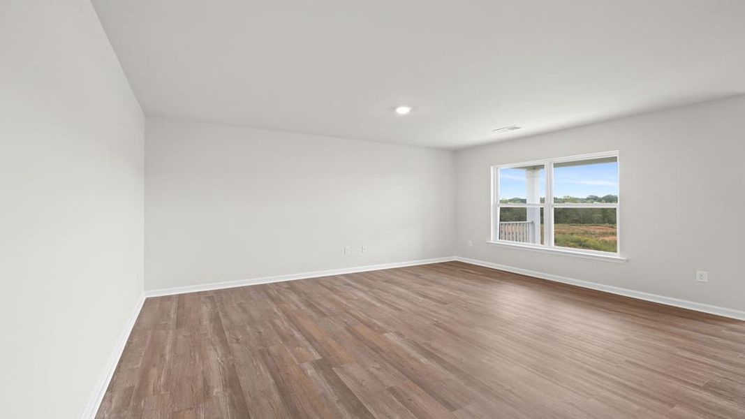 Spacious, unfurnished interior of a new home in Lakestone, Woodruff (Image 16).