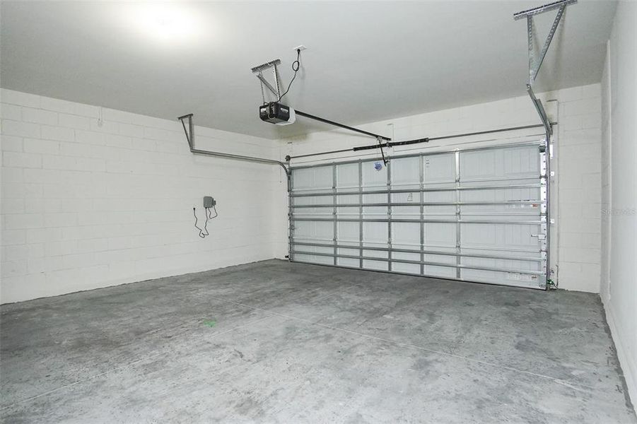 Spacious, unfurnished interior of a new home in , Zellwood (Image 32).