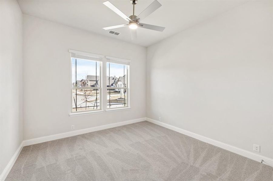 Spacious, unfurnished interior of a new home in Villages of Walnut Grove, Midlothian (Image 25).
