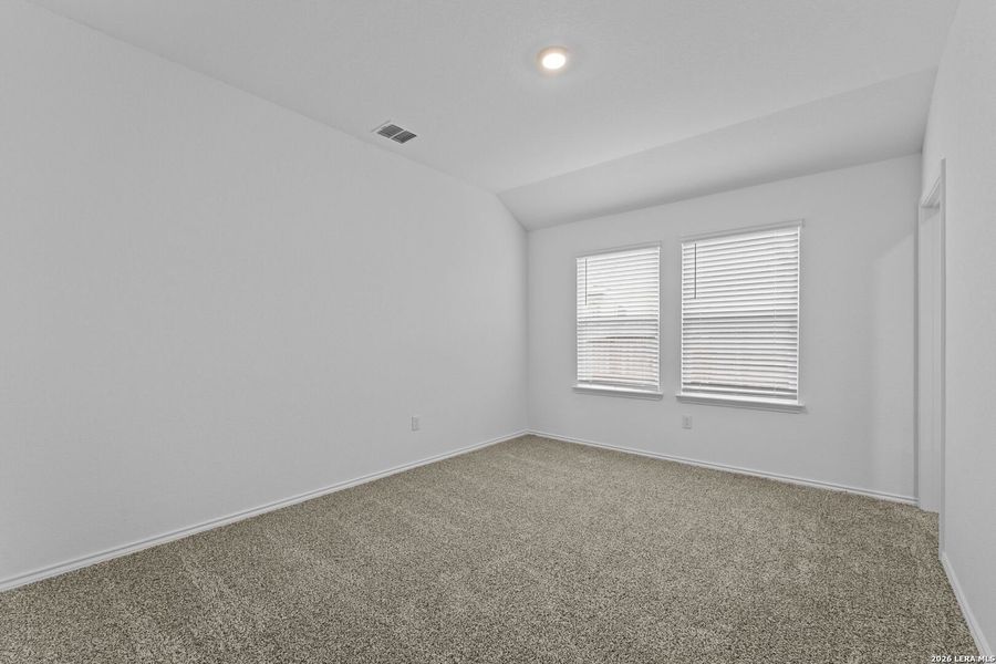 Spacious, unfurnished interior of a new home in Laurel Vistas, San Antonio (Image 22).