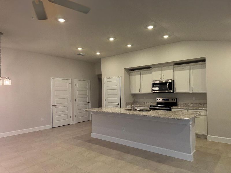 8664 Kitchen 8664 Kitchen