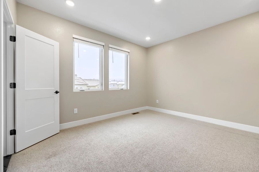 Spacious, unfurnished interior of a new home in Solterra, Lakewood (Image 7).