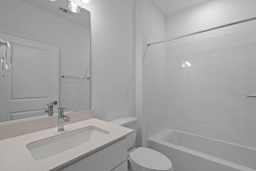 Furnished interior view inside a new home in Del Webb Fulshear, Fulshear (Image 10). Furnished interior view inside a new home in Del Webb Fulshear, Fulshear (Image 10).