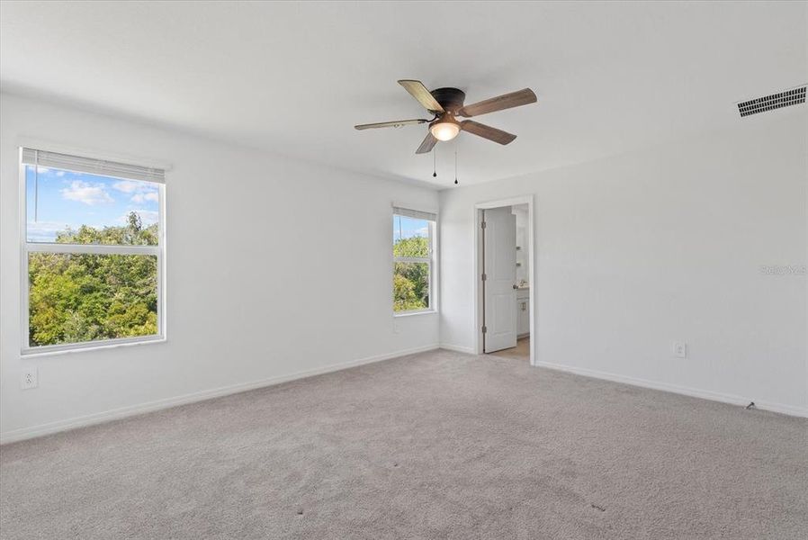 Spacious, unfurnished interior of a new home in , Bradenton (Image 35).