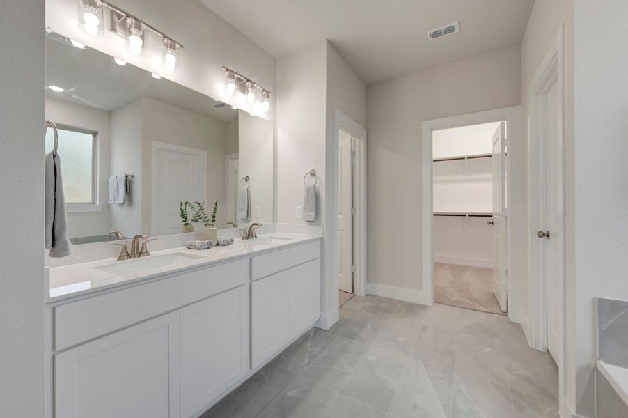 Owner's Bathroom Owner's Bathroom