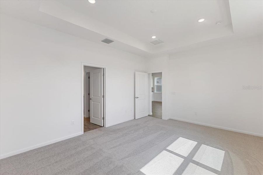 Spacious, unfurnished interior of a new home in Summerbrooke, Mount Dora (Image 9).