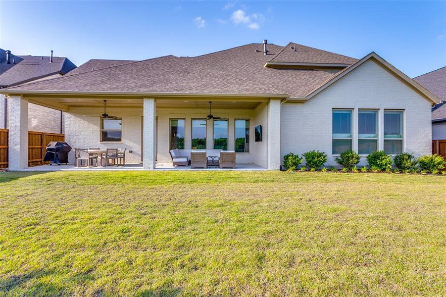 Exterior details and patio area of a home in , Fort Worth (Image 4).