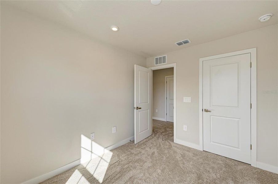 Spacious, unfurnished interior of a new home in , Bradenton (Image 38).