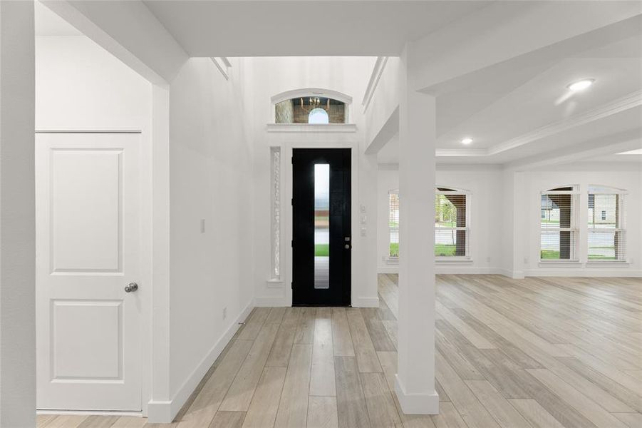 3739 Milwaulkee- Entry-1