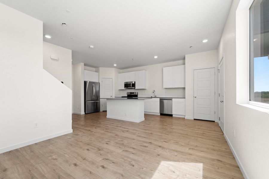 3921 Green Ct - Kitchen