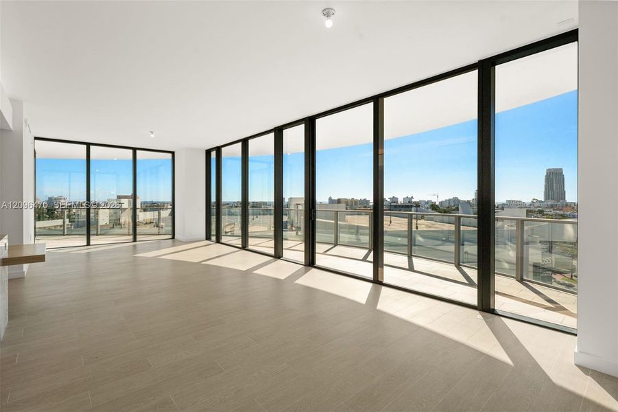 Spacious, unfurnished interior of a new home in , Miami Beach (Image 19).