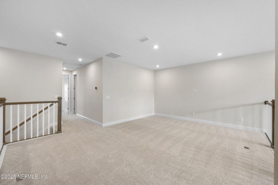 Spacious, unfurnished interior of a new home in , Jacksonville (Image 19).