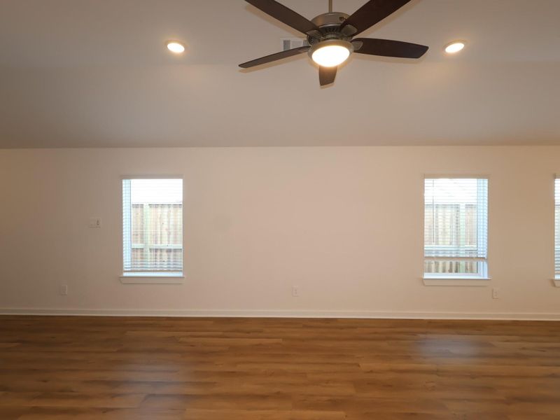 Spacious, unfurnished interior of a new home in Wildrye, Waller (Image 18).