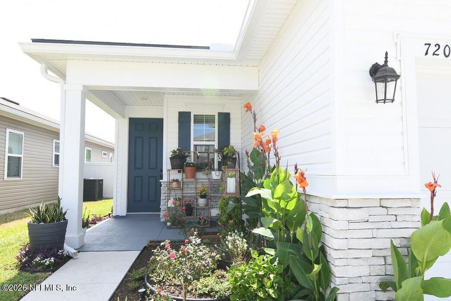 Exterior details and patio area of a home in Forest Crest, Jacksonville (Image 4).
