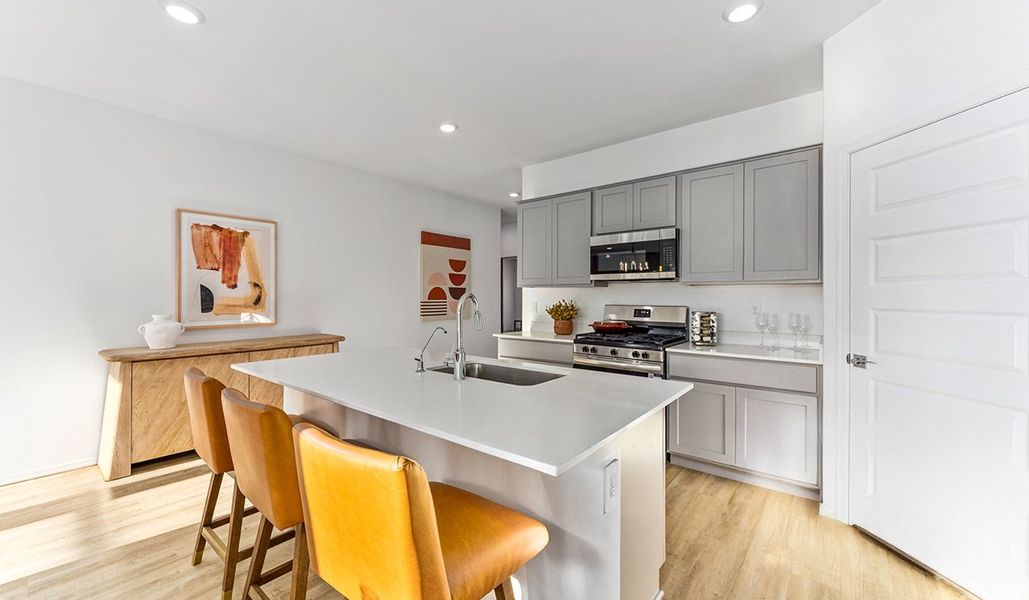Furnished interior view inside a new home in Hanson Ridge, Vail (Image 15).