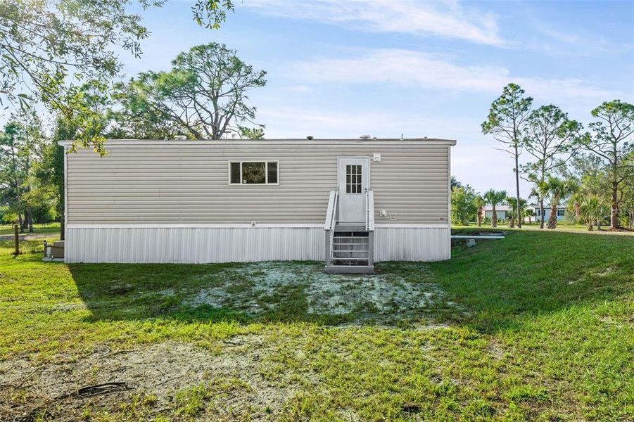 Exterior details and patio area of a home in , Punta Gorda (Image 14).
