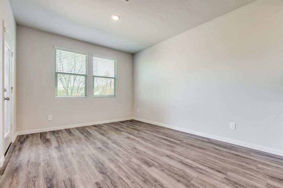 Spacious, unfurnished interior of a new home in Southridge - Premier Series, McKinney (Image 21).