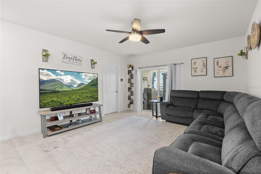 Furnished interior view inside a new home in Cascades, Davenport (Image 6). Furnished interior view inside a new home in Cascades, Davenport (Image 6).